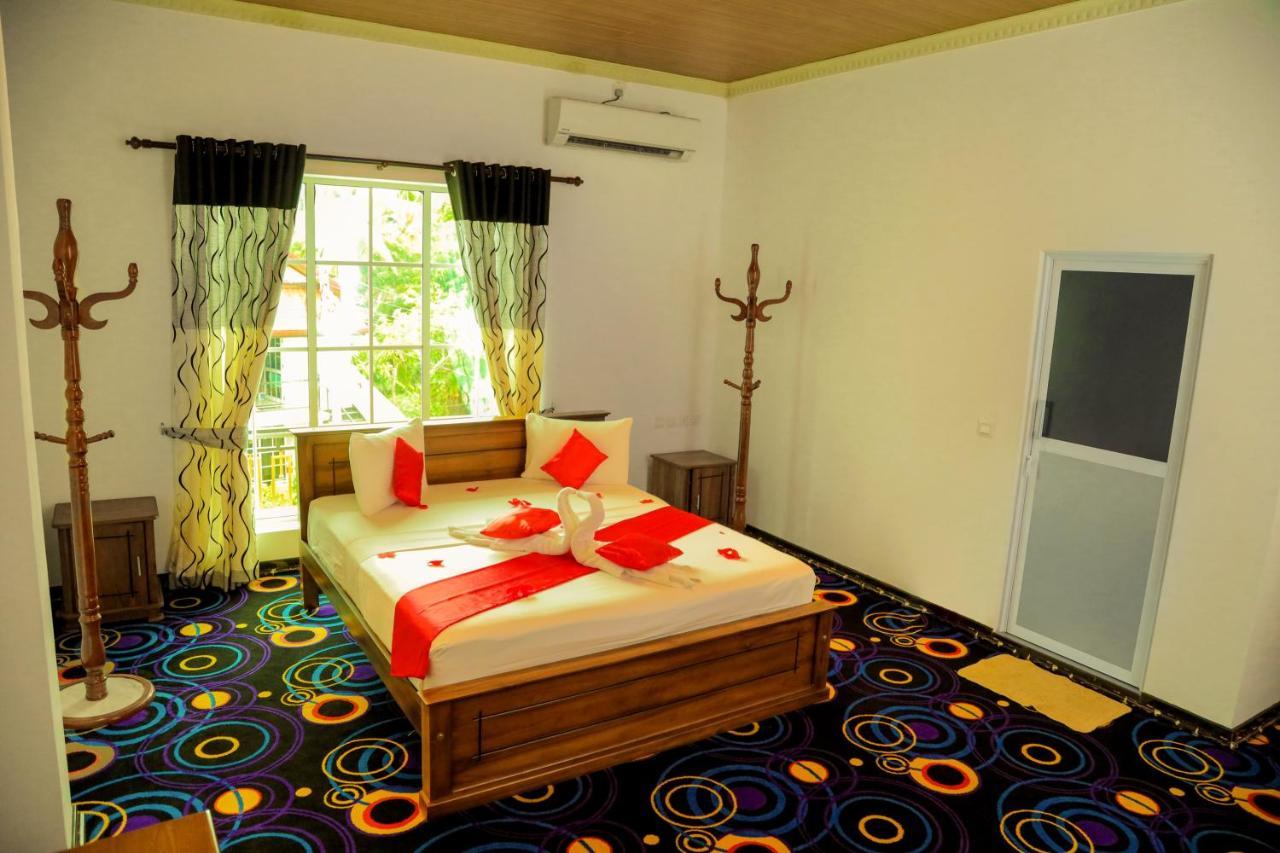 Aurora Banquet And Hotel ชิลอว์ ภายนอก รูปภาพ