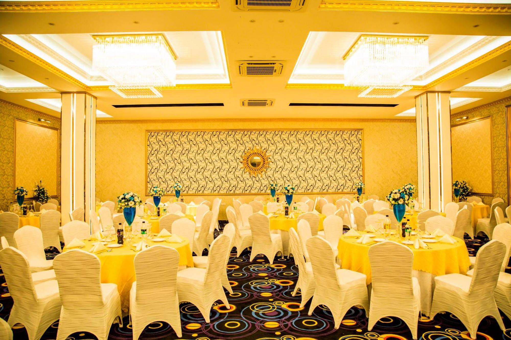 Aurora Banquet And Hotel ชิลอว์ ภายนอก รูปภาพ