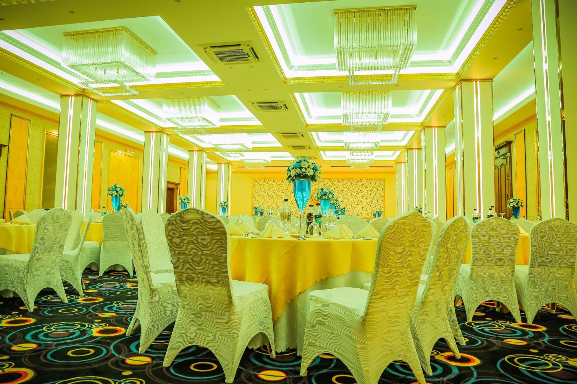 Aurora Banquet And Hotel ชิลอว์ ภายนอก รูปภาพ